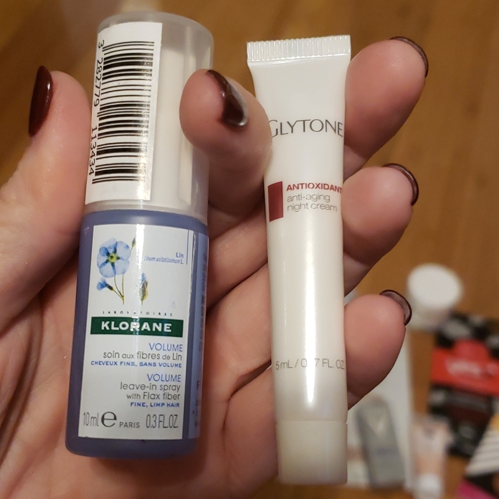 Skin, Hair, and Makeup Beauty Bundle, All New! - Picture 3 of 7